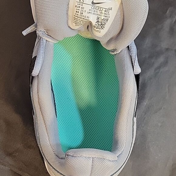 BRAND NEW LEGEND ESSENTIALS CROSS TRAINING WOMEN"S SNEAKERS - Picture 13 of 14